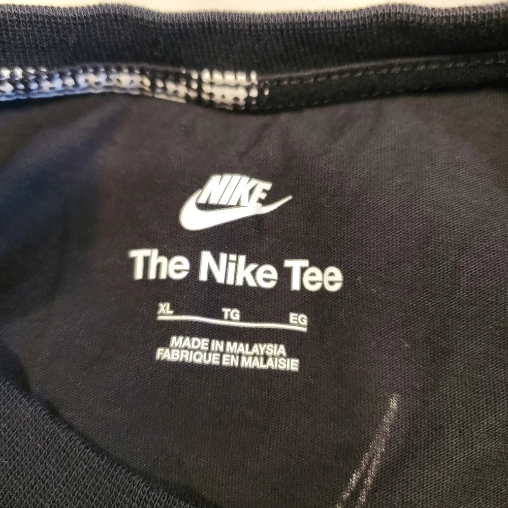 Nike Sportswear Boys XL Black All Over Print Logo T-Shirt HQ9292-010